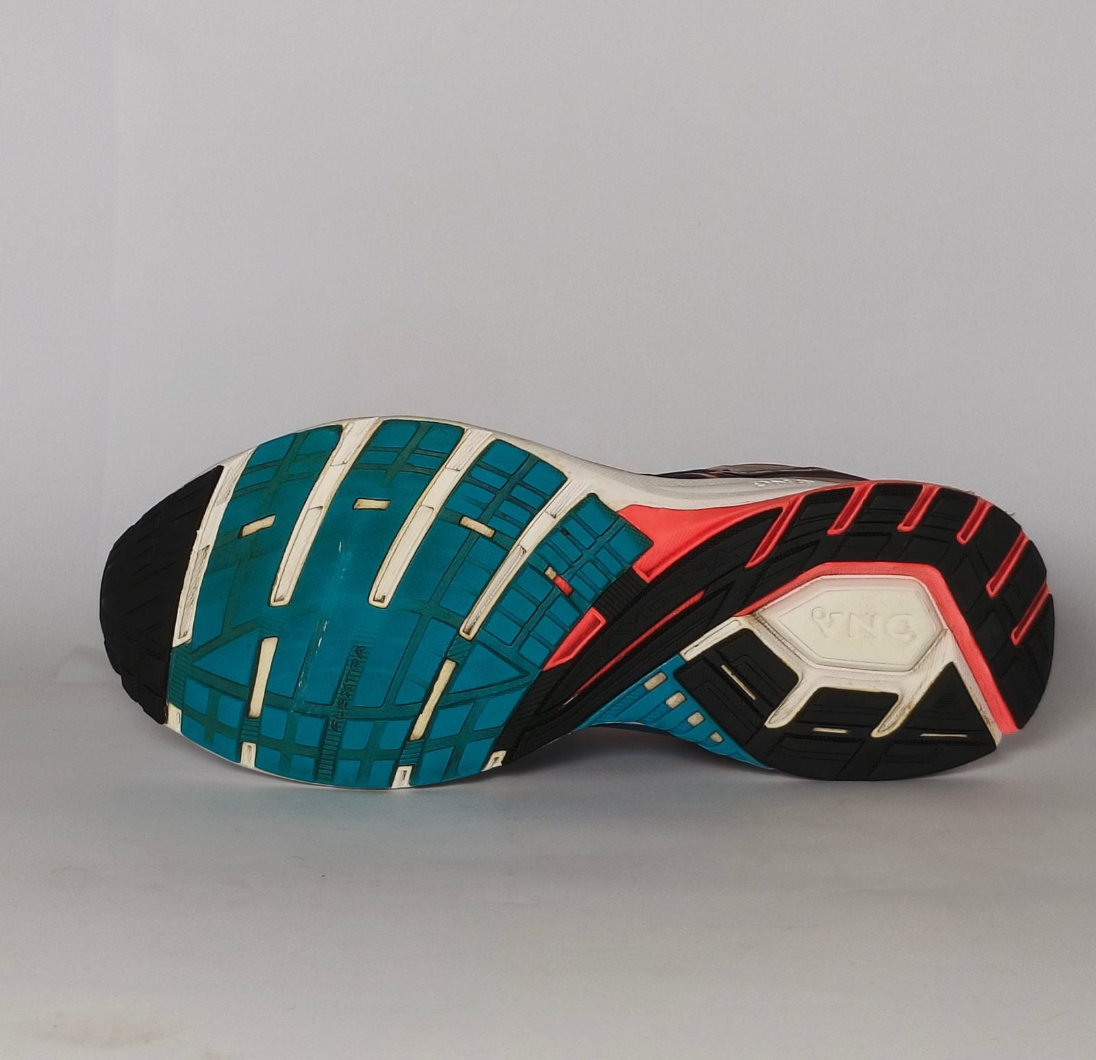 Brooks Ravenna 8 Womens Running Shoes US 8.5 EUR 40 Condition 7.5