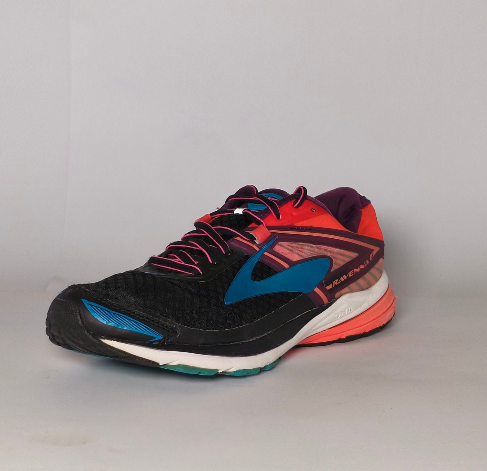 Brooks Ravenna 8 Womens Running Shoes US 8.5 EUR 40 Condition 7.5