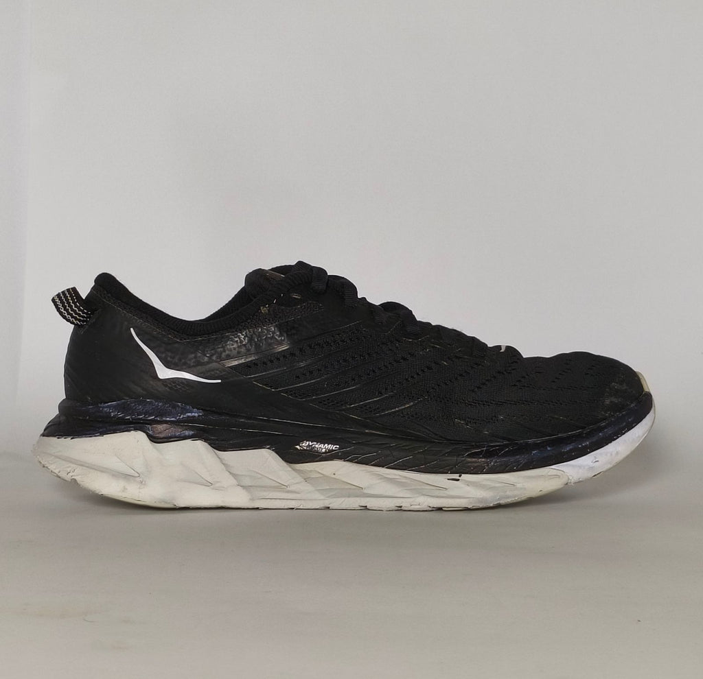 Hoka-One-One-Arahi-4-Black-White-Thrift-Sneakers-Echo-Steps