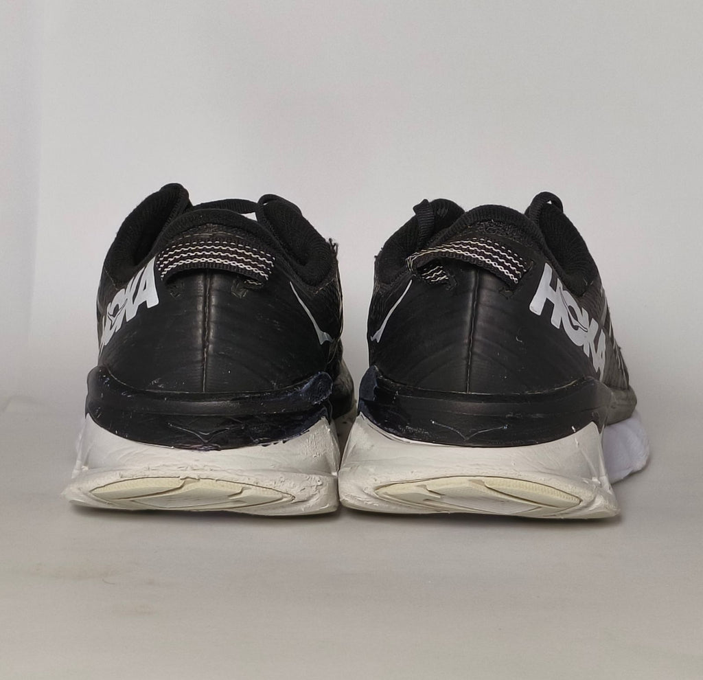 Hoka-One-One-Arahi-4-Black-White-Thrift-Sneakers-Echo-Steps
