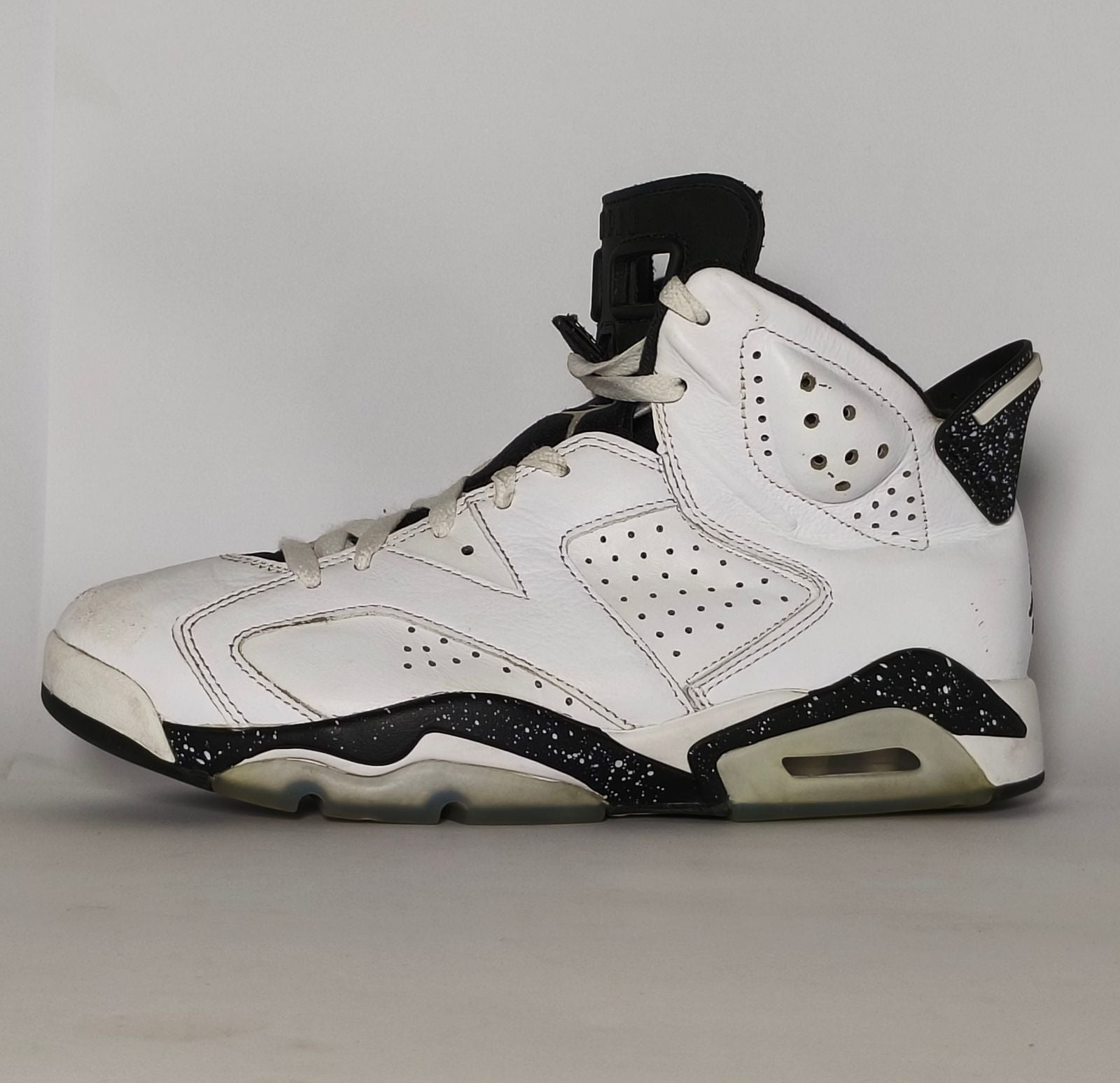 pre-loved-air-jordan-6-retro-reverse-oreo-mens-us-8-5