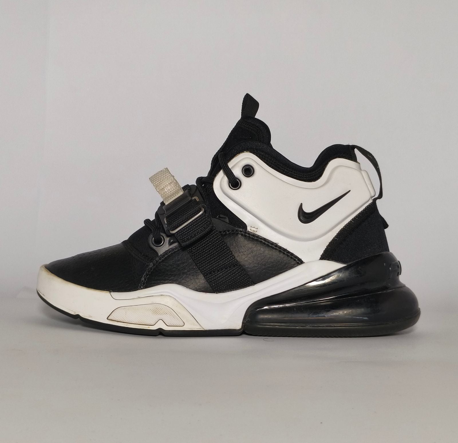 Nike Air Force 270 Black White Shoes US 6 EUR 38 Condition 8.5