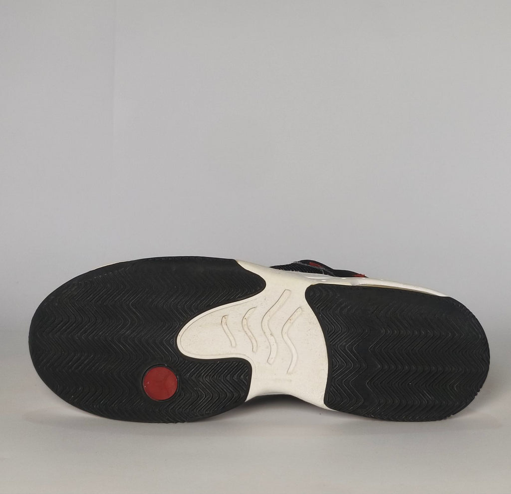 Air Jordan Max Aura 2 Black White Red Sneakers US 6.5 EUR 39