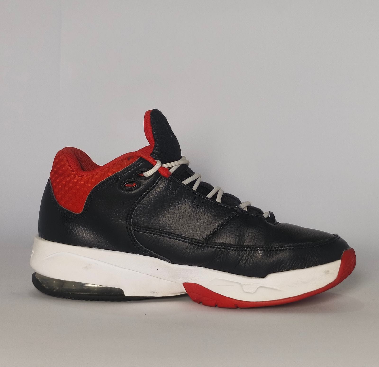 Air Jordan Max Aura 3 Black Red Sneakers – Size US 6 EUR 38.5