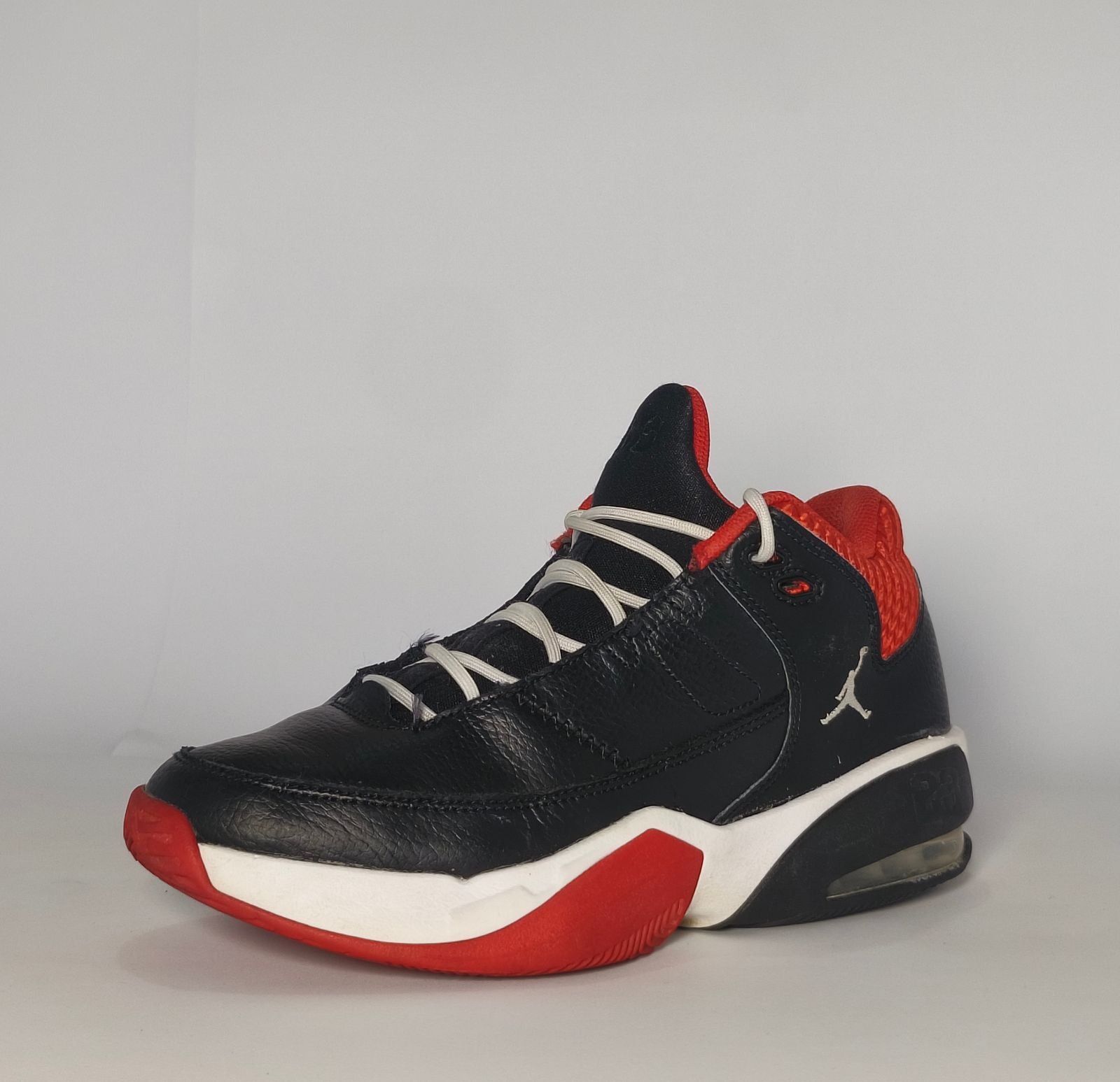 Air Jordan Max Aura 3 Black Red Sneakers – Size US 6 EUR 38.5