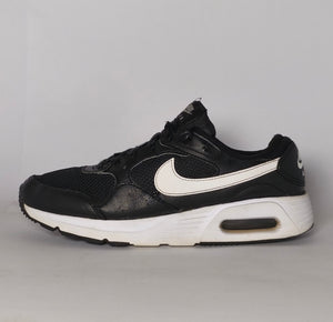 Nike Air Max Black and White Sneakers Side View US 9 EUR 40.5