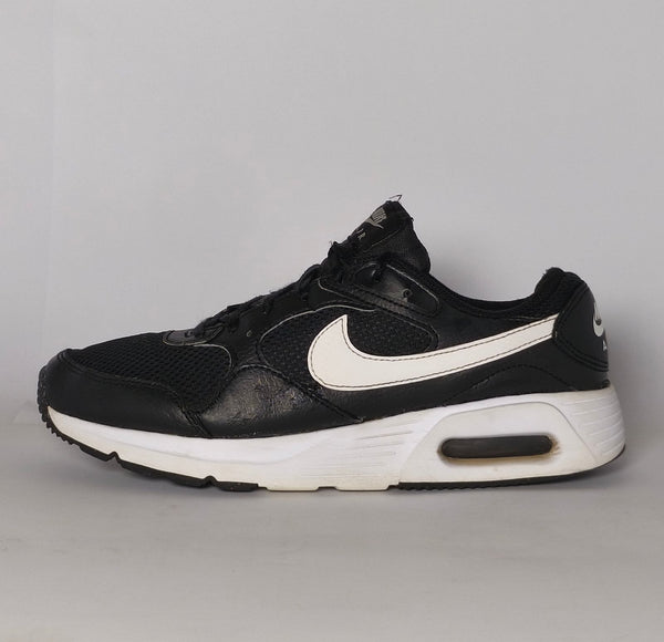 Nike Air Max Black and White Sneakers Side View US 9 EUR 40.5
