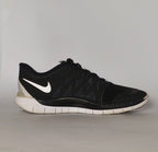 womens-nike-free-5-0-black-white-sneakers-side