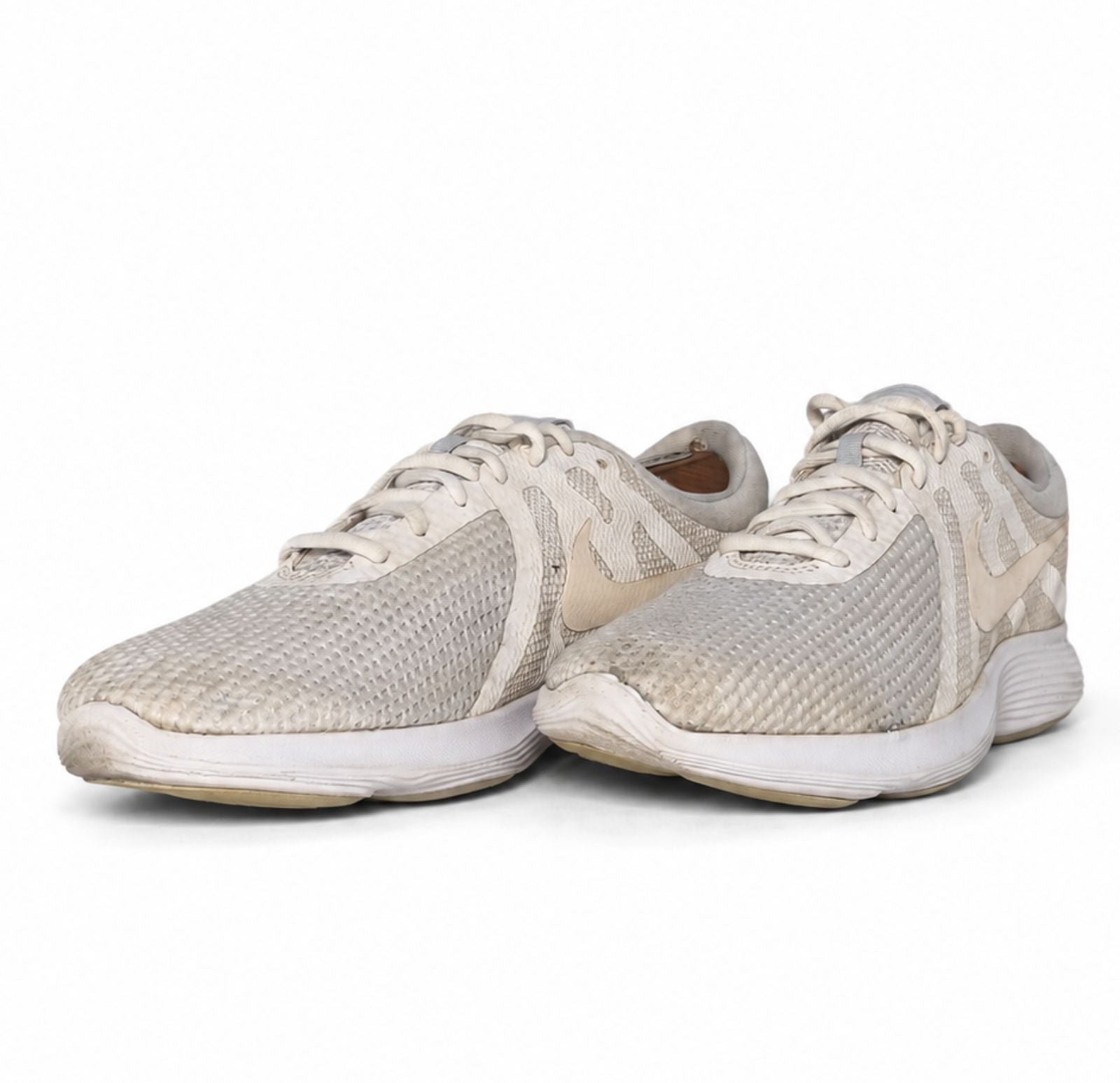 Nike Revolution 4