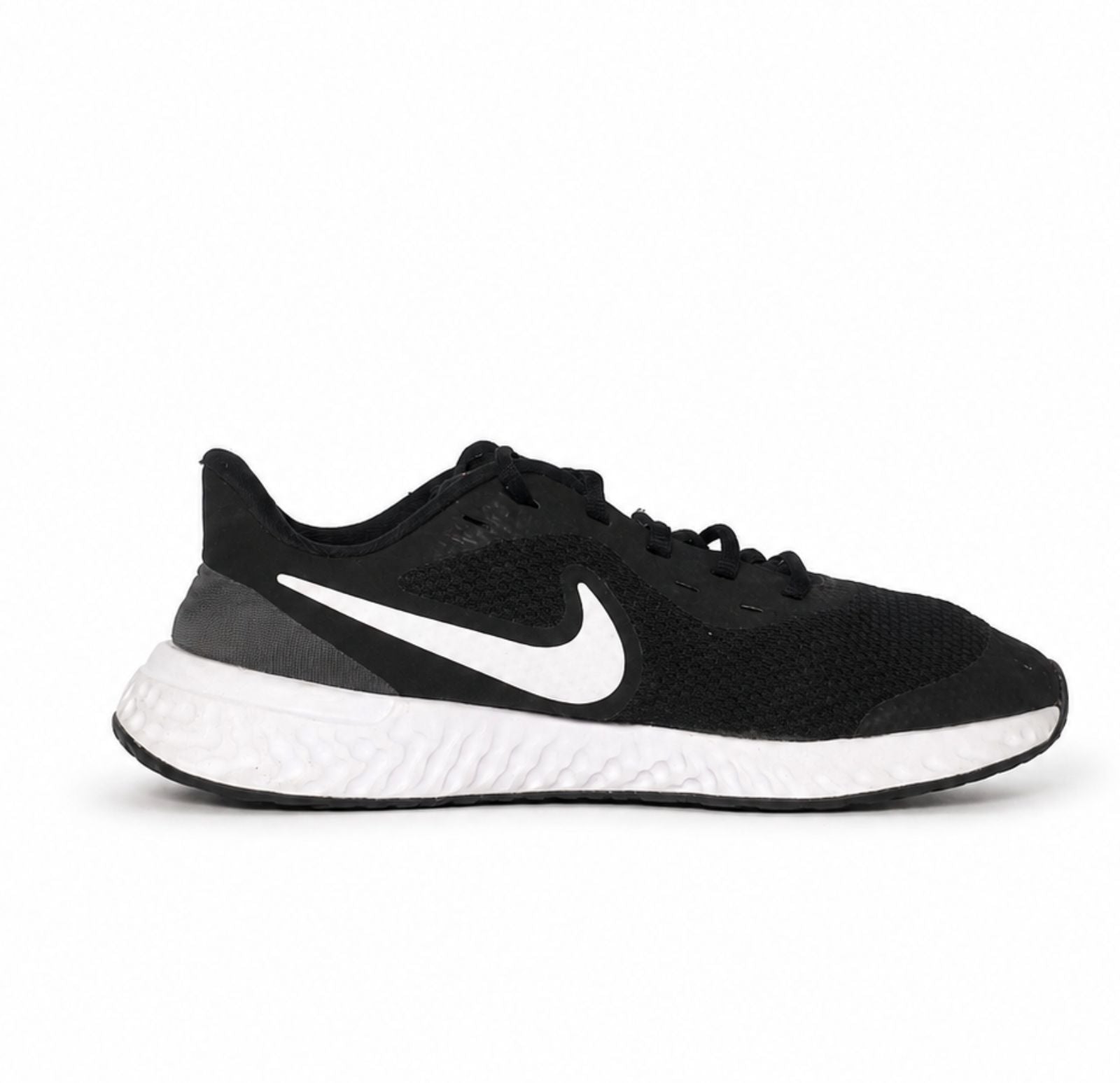 Nike Revolution 5
