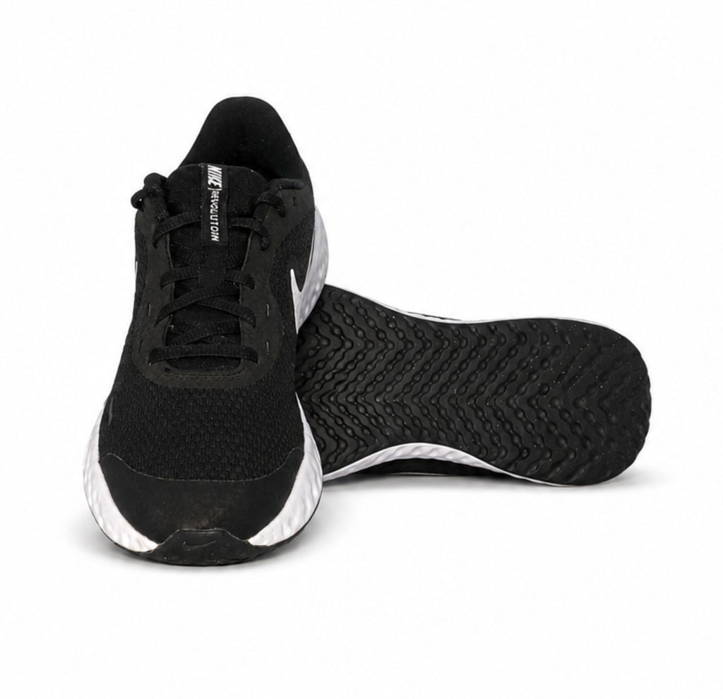 Nike Revolution 5