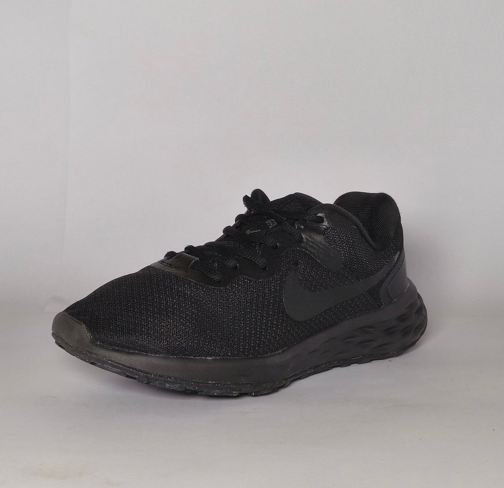 Nike Revolution 6