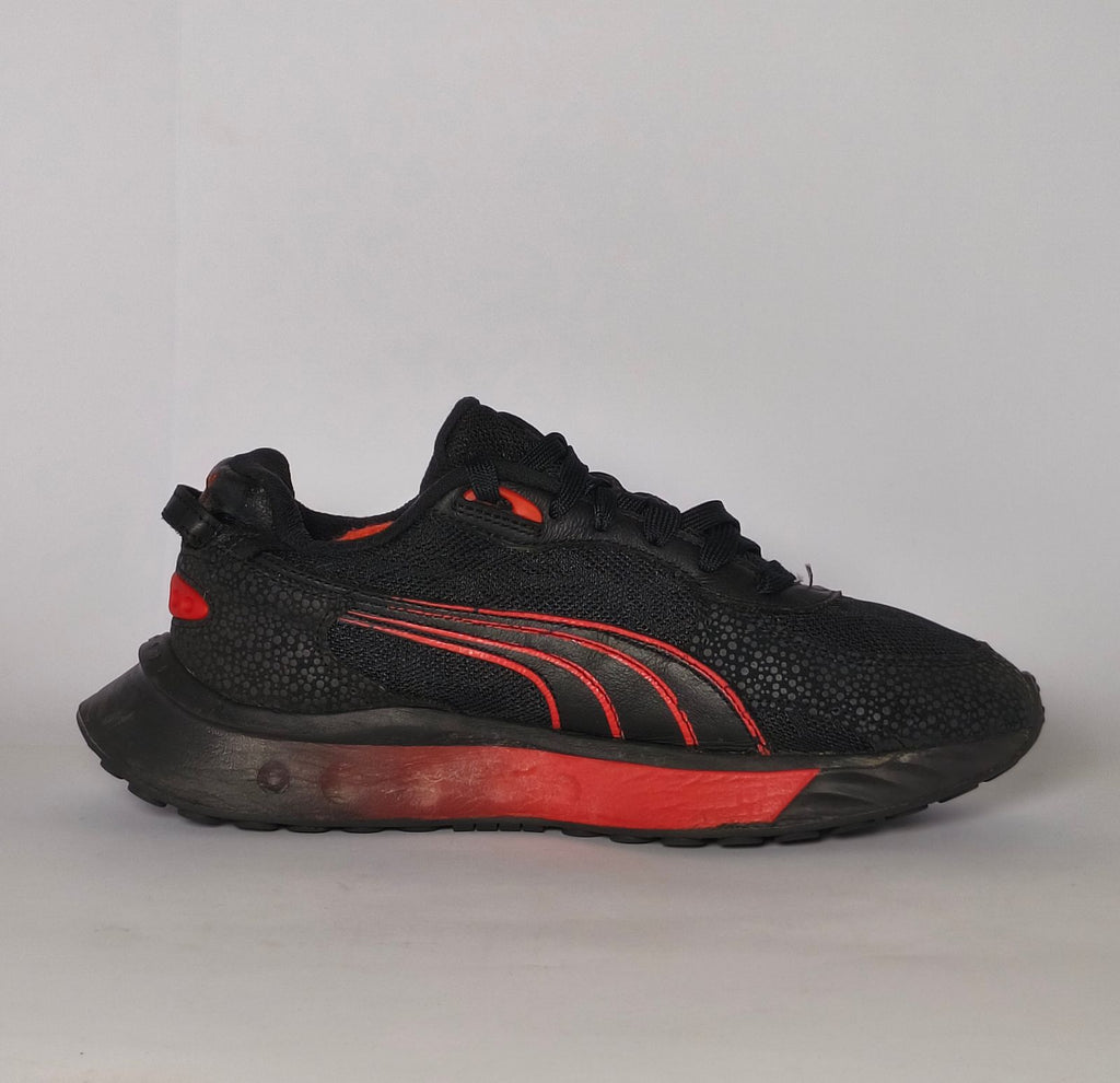 Puma Wild Rider Black Red Sneakers US 7 EUR 39 Condition 9