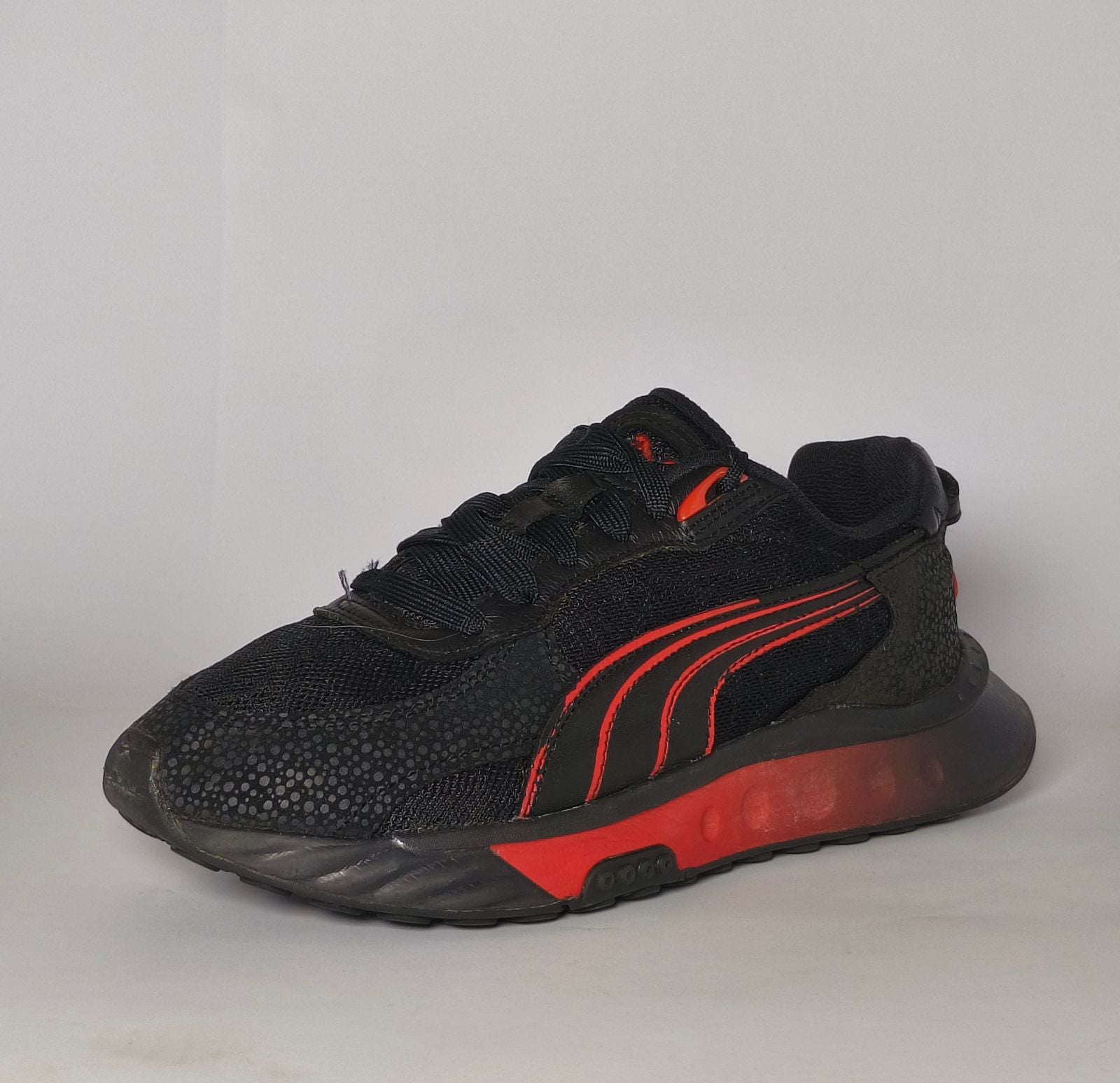Puma Wild Rider Black Red Sneakers US 7 EUR 39 Condition 9