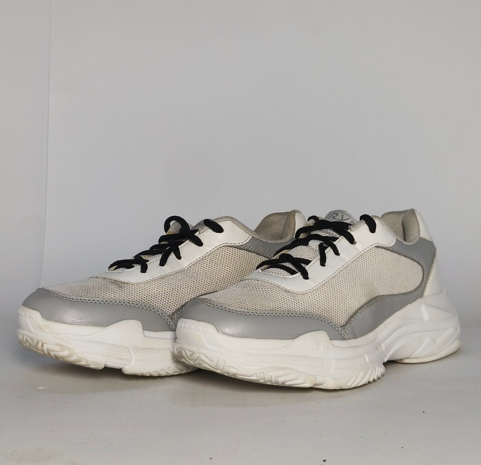 Starlet Super-20 Grey Sneakers
